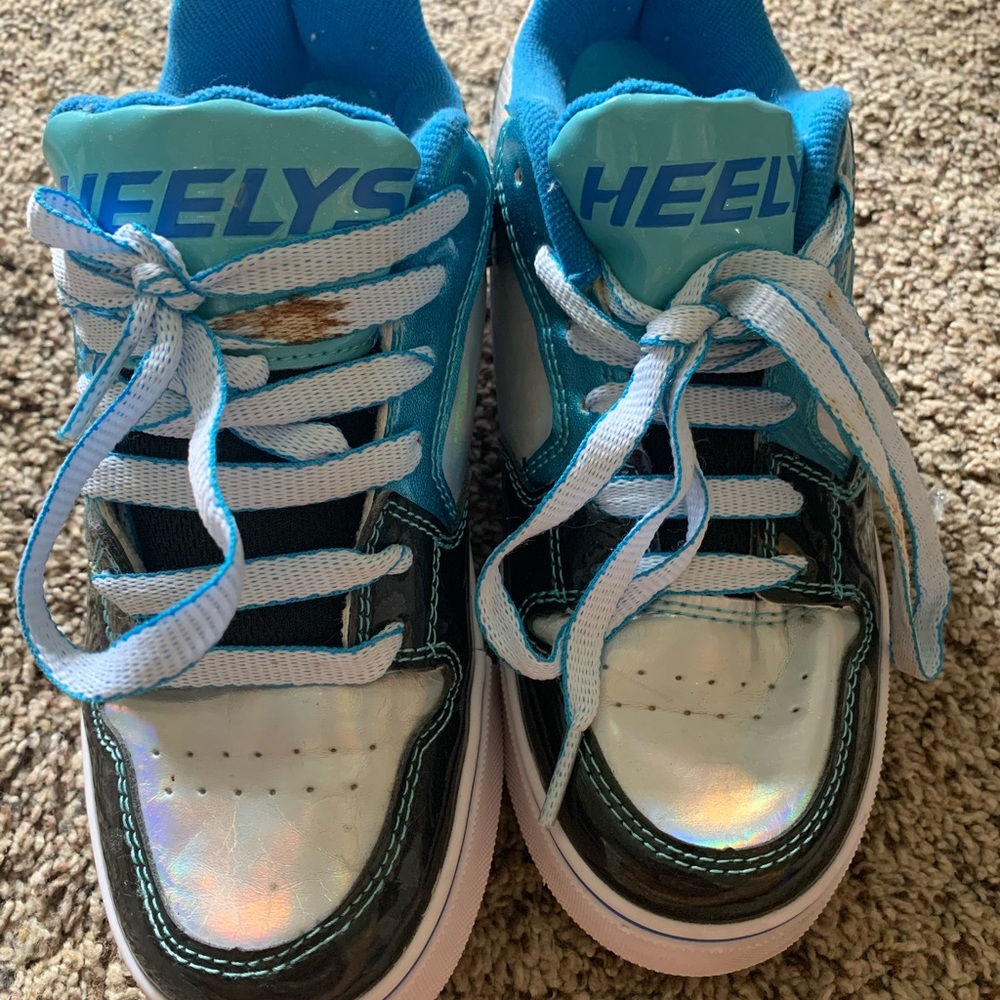 Heely’s baby blue and metallic youth 5